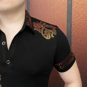 Stilvolles Herren-T-Shirt mit Hemdkragen und drei Knöpfen